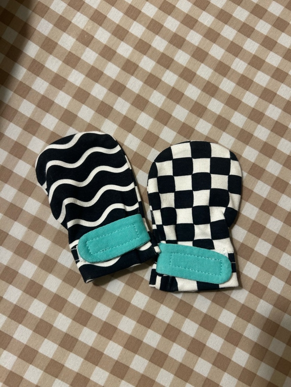 Lovevery Black & White Patterned Baby Mittens